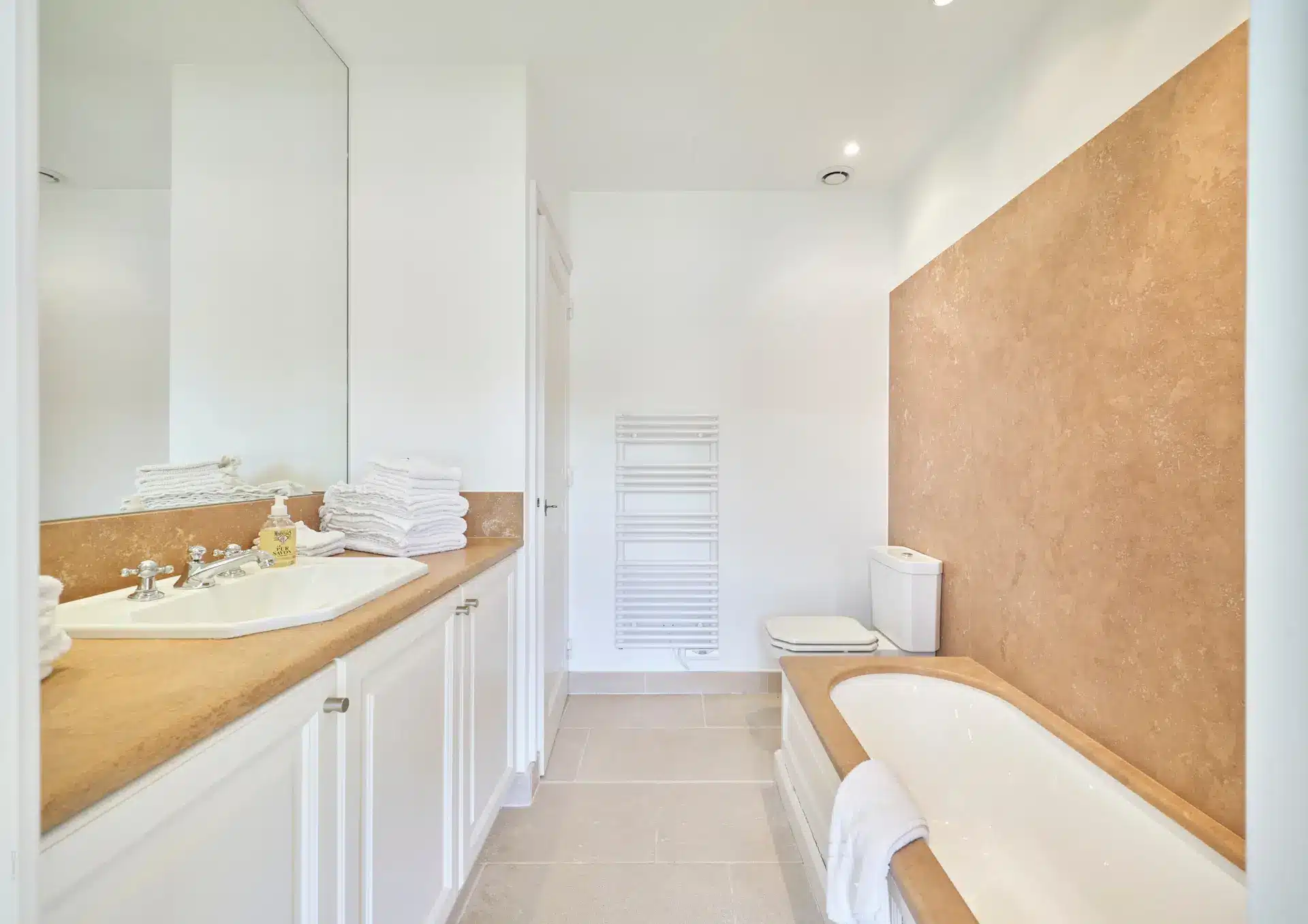 Salle de bain de la Villa Coup de Foudre à Grimaud, Golfe de Saint-Tropez