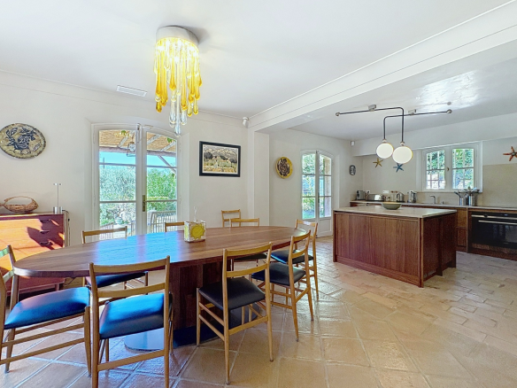 Salle à manger de la Villa Les Aygalades à Saint-Tropez