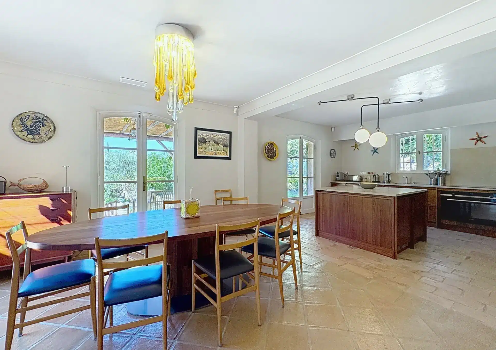 Salle à manger de la Villa Les Aygalades à Saint-Tropez Salle à manger de la Villa Les Aygalades à Saint-Tropez