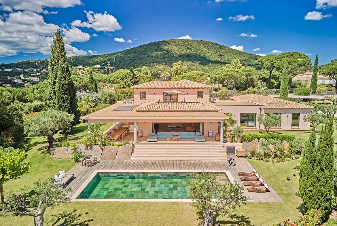 Villa Dolce Vita avec piscine et vue mer à Sainte-Maxime – Collection Signature Let Me Do